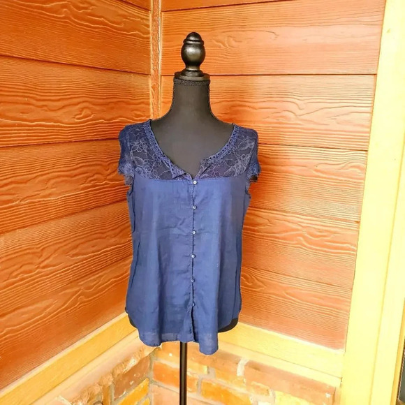 Abercrombie & Fitch Tops - Abercrombie & Fitch Size Medium Women's Navy Blue Lace Top